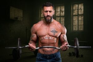 Breaking Down the Muscle Building Process from Microtrauma to Full Recovery